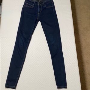 LEVI’s 710 Super Skinny Jeans